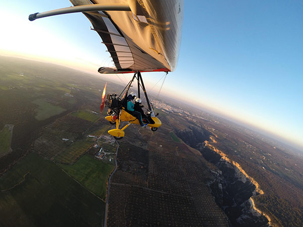 In volo sulla Terra delle Gravine